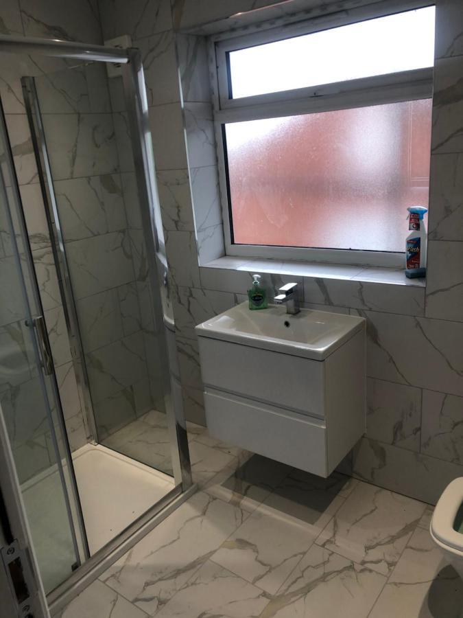 5 Bedroom House In Орпингтън Екстериор снимка