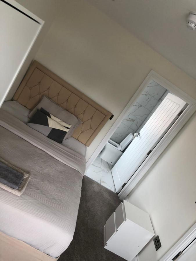 5 Bedroom House In Орпингтън Екстериор снимка