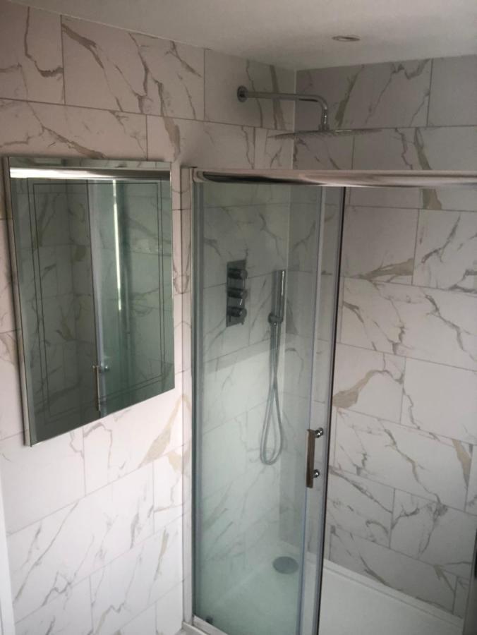 5 Bedroom House In Орпингтън Екстериор снимка