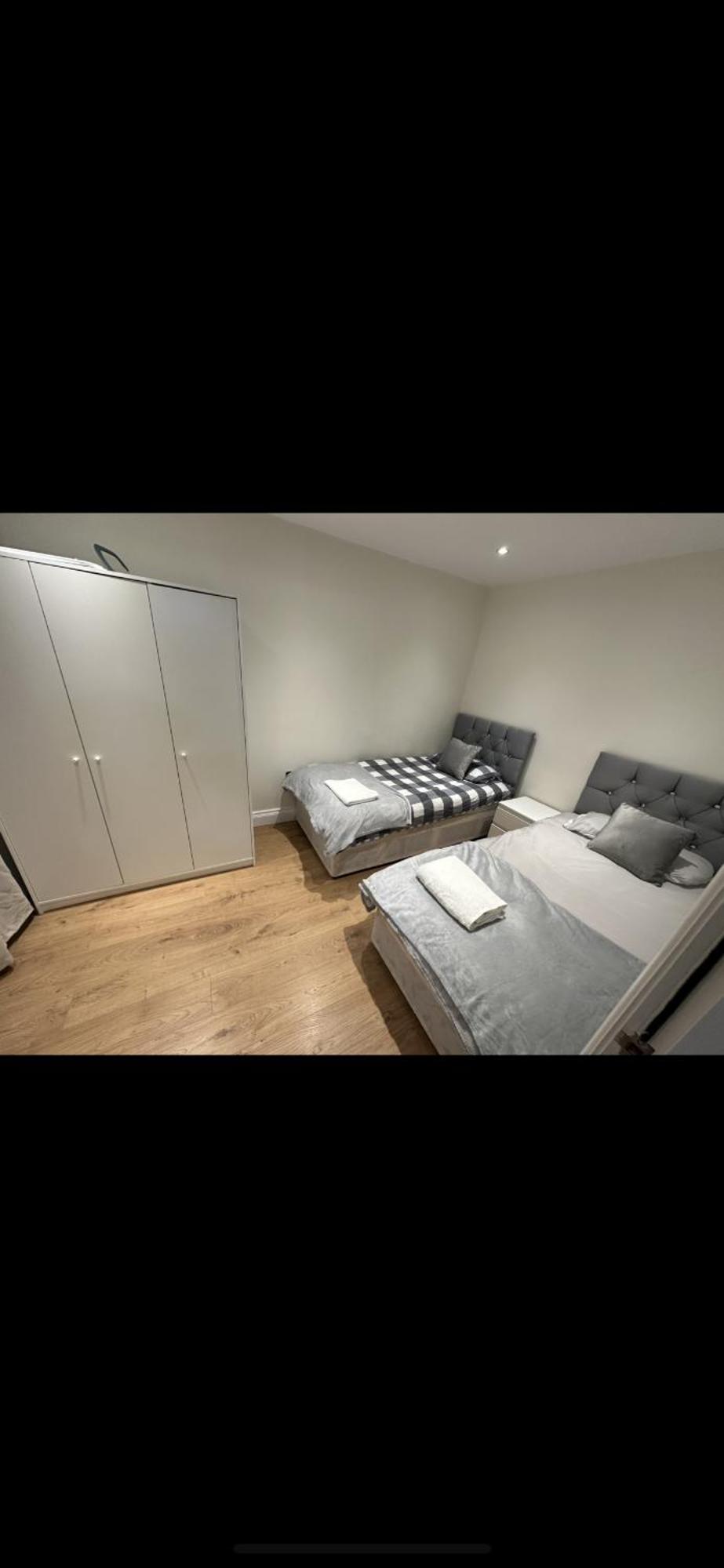 5 Bedroom House In Орпингтън Екстериор снимка